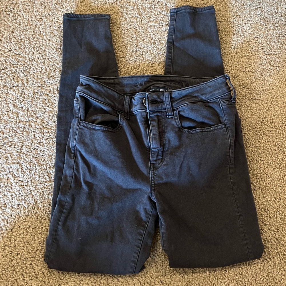 American Eagle Distressed Hi-Rise Jegging